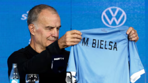 Marcelo Bielsa. DT de Uruguay.