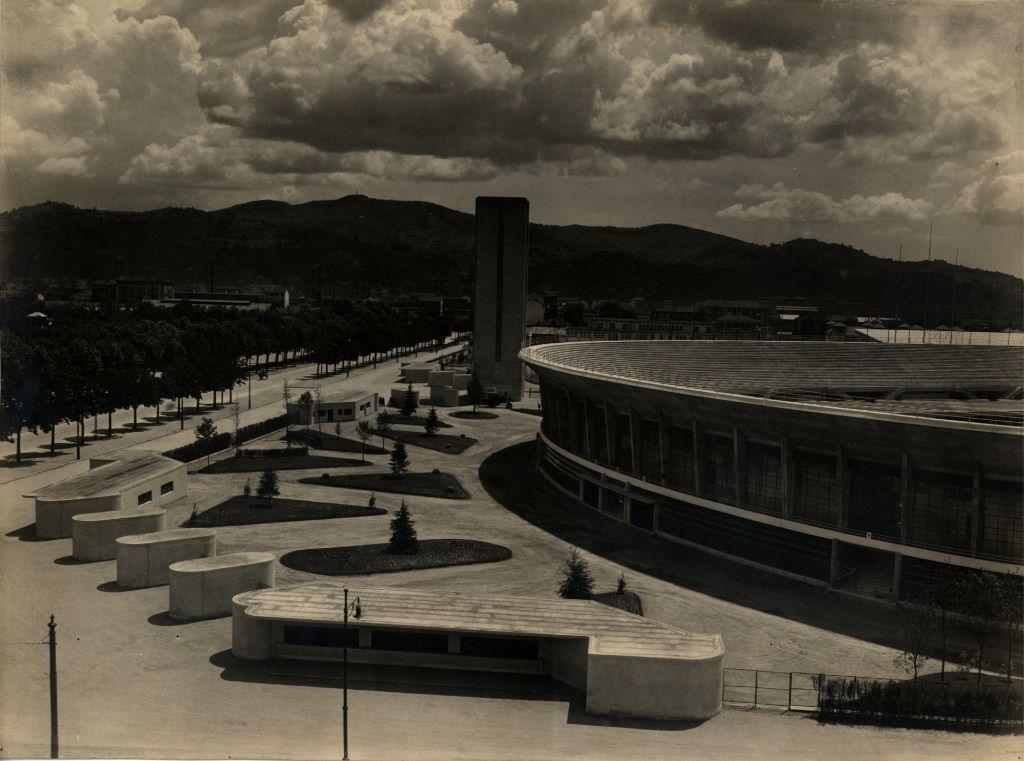 Fotografía del exterior del estadio de Turin en 1933